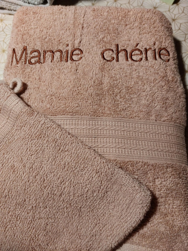 Coffret serviettes brodées personnalisées 