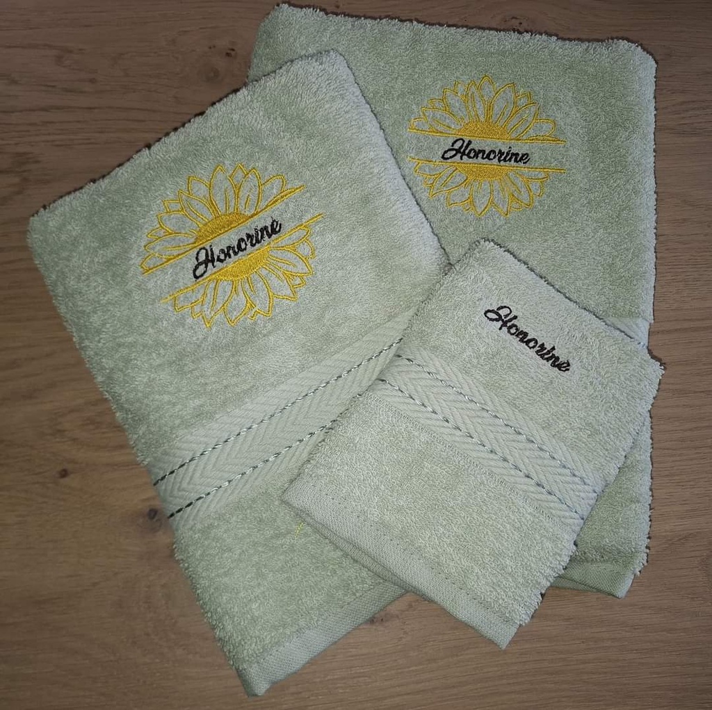 Coffret serviettes brodées personnalisées 