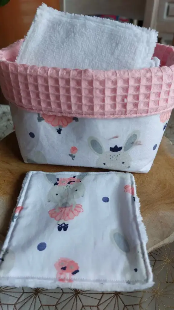 Mandje met bamboe babydoekjes