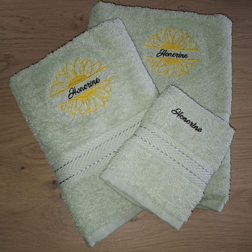 Coffret serviettes brodées personnalisées 